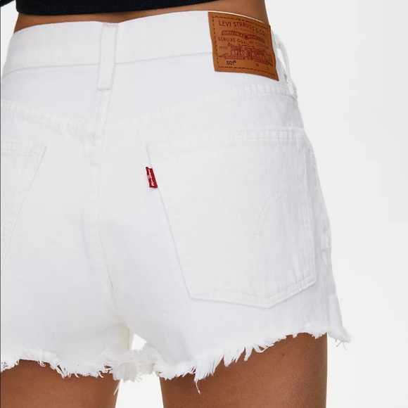 Aritzia Levi’s 501 Shorts - Picture 2 of 4